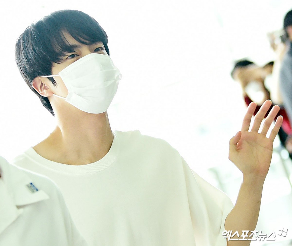 10+ Times BTS's Jin Transformed The Airport Into His Own Personal