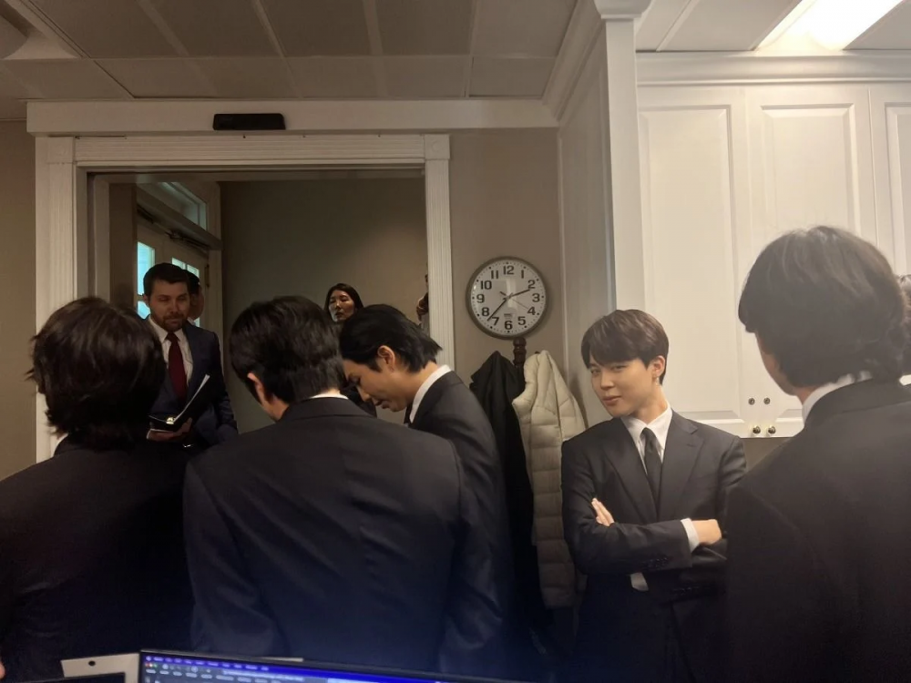 Фанаты заметили внимание к Чимину из BTS со стороны прессы во время речи в Белом доме