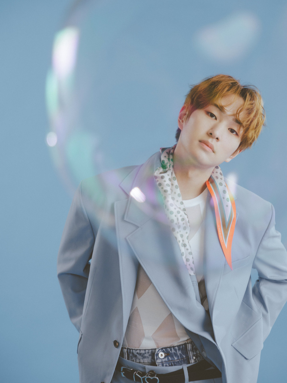 SHINee's Onew reveals vibrant jacket photos for his 1st full