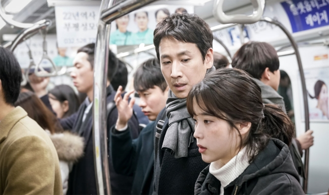 Сценариста Пак Хэ Ён хвалят за нестандартные и отличные сценарии для «Моего аджосси» и «Моего дневника освобождения»