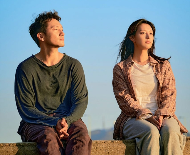 Сценариста Пак Хэ Ён хвалят за нестандартные и отличные сценарии для «Моего аджосси» и «Моего дневника освобождения»