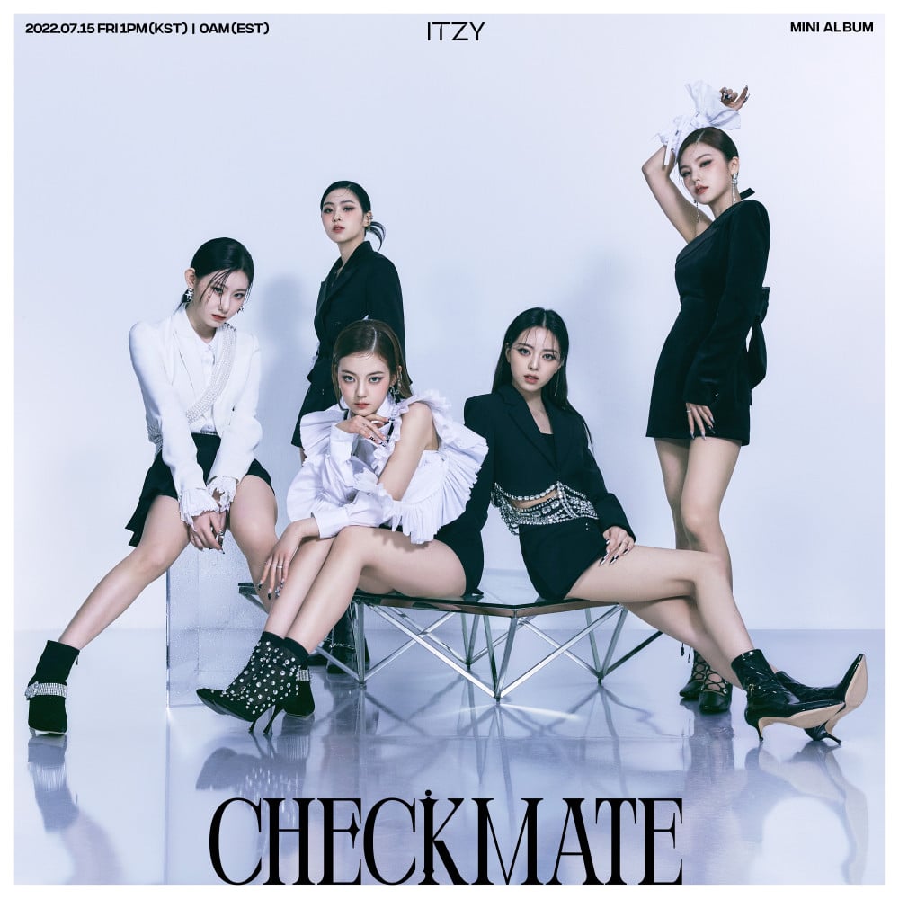 ITZY members appear regal in concept photos for 'Checkmate