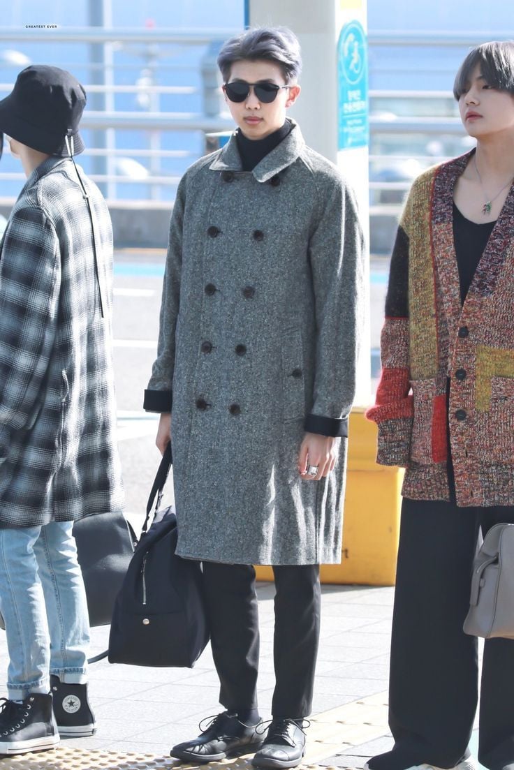 Стильные образы лидера BTS RM в аэропорту