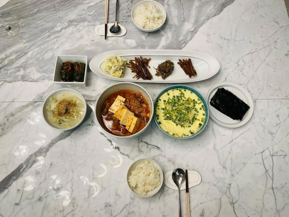 Блюда на двоих, приготовленные Сон Е Джин, продолжают покорять сердца нетизенов