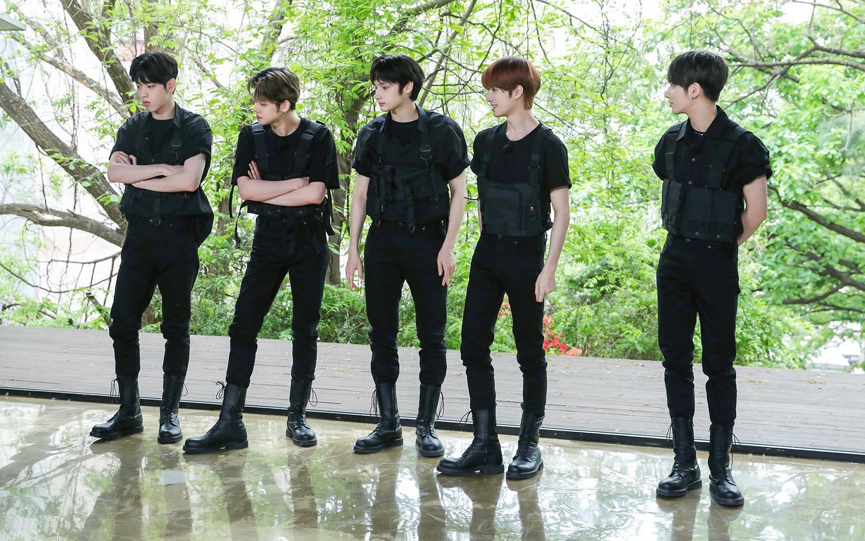 Tall with slender legs, the TXT members have modelesque body