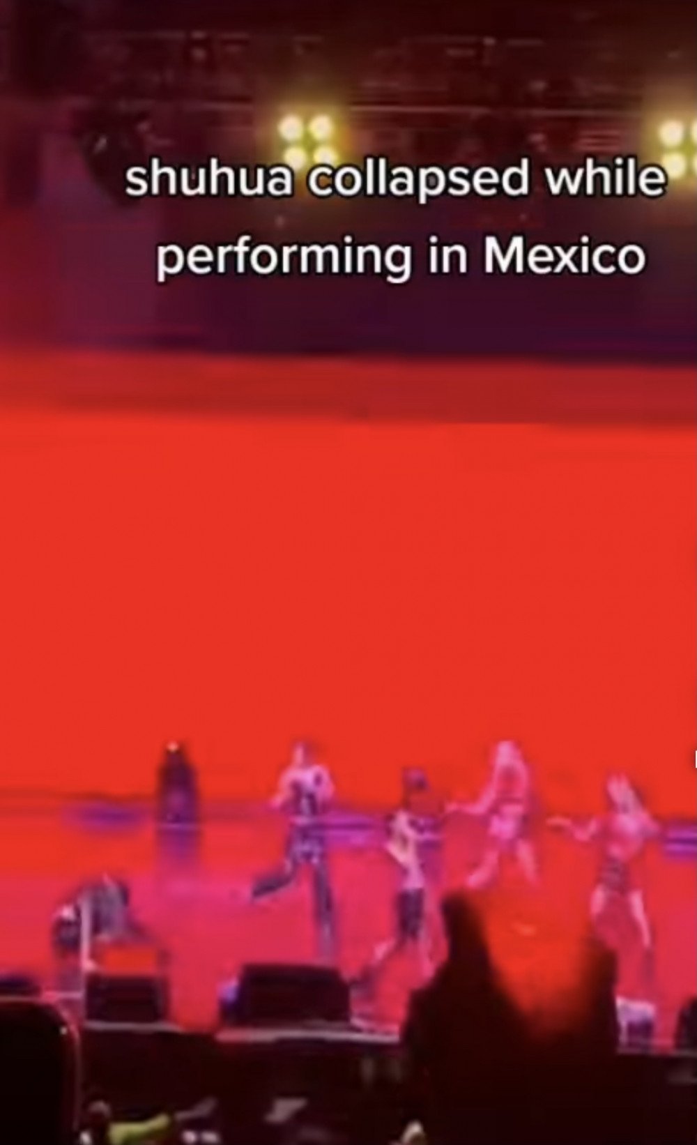 Шухуа из (G)I-DLE упала на сцене во время концерта группы в Мехико
