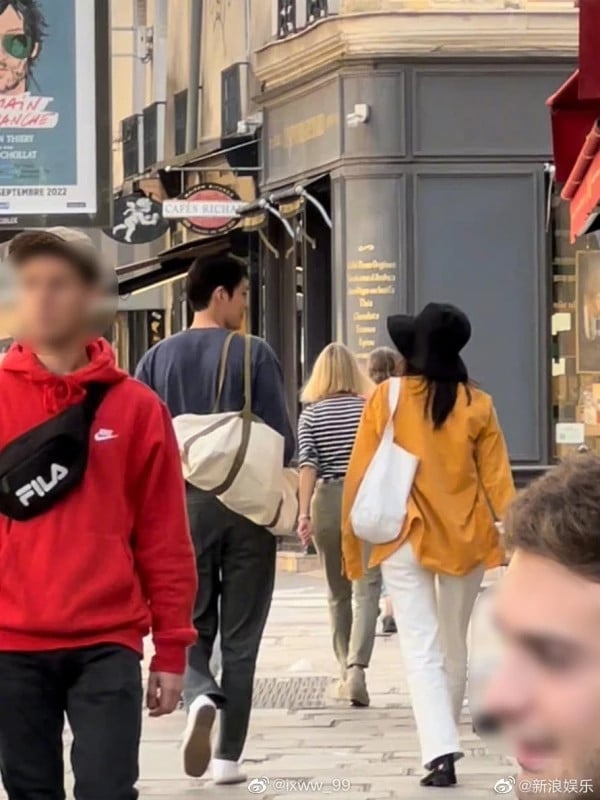 Celebrity couple Shin Min Ah & Kim Woo Bin spotted on a date in Paris ...