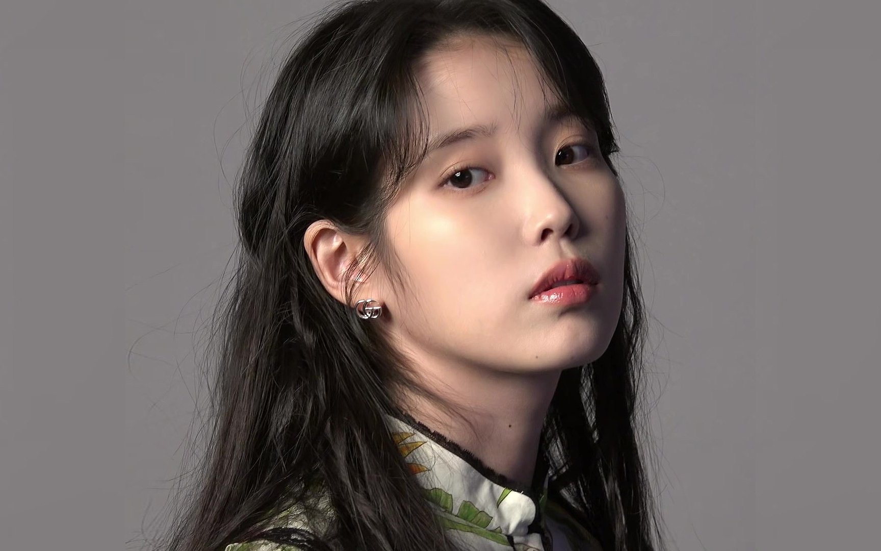 IU confesses she has dealt with hearing issues over the past year ...