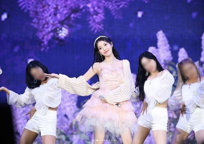 IU looks stunningly beautiful like a Disney princess at she becomes the ...