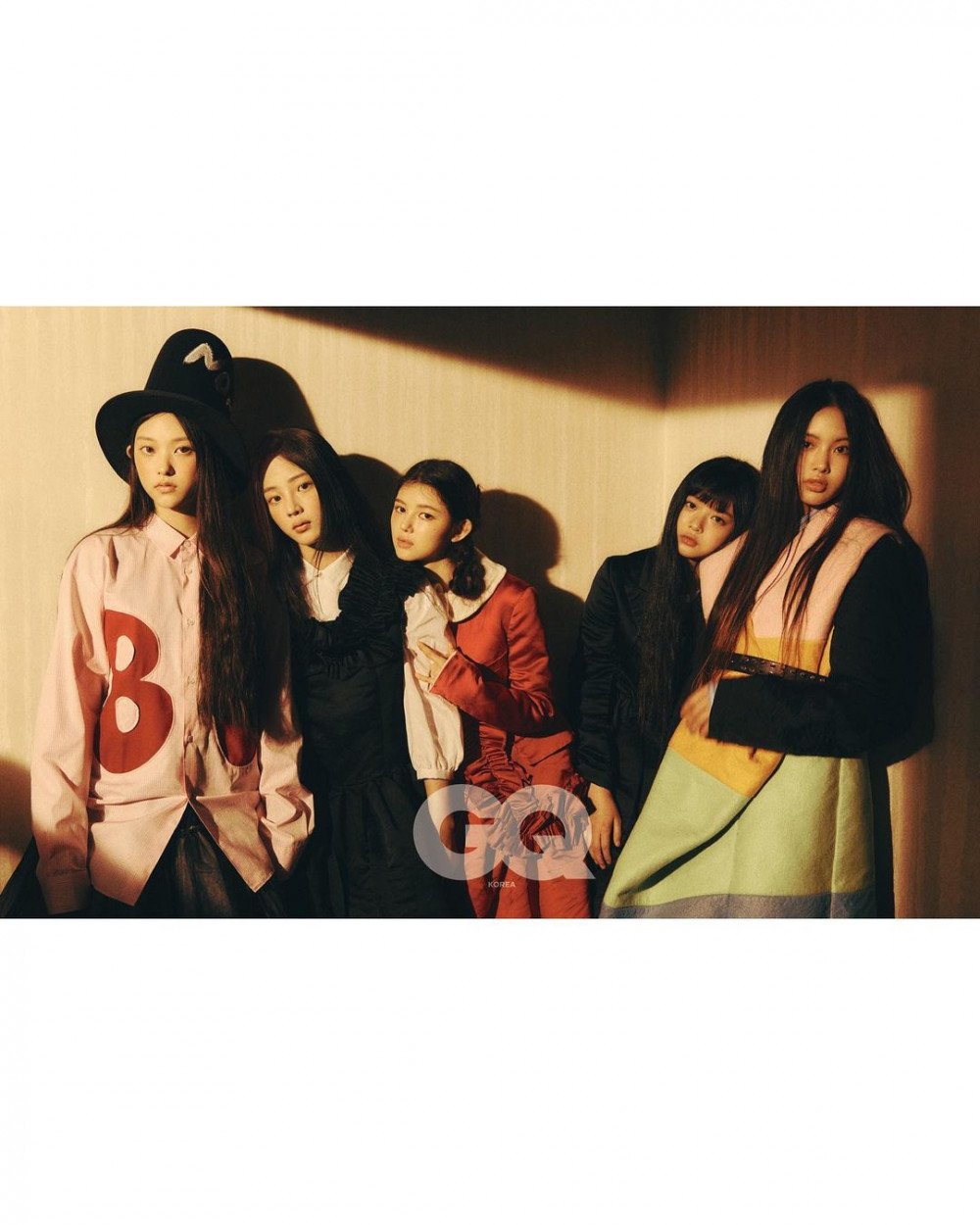 NewJeans display their youthful oneiric vibes in a Halloween