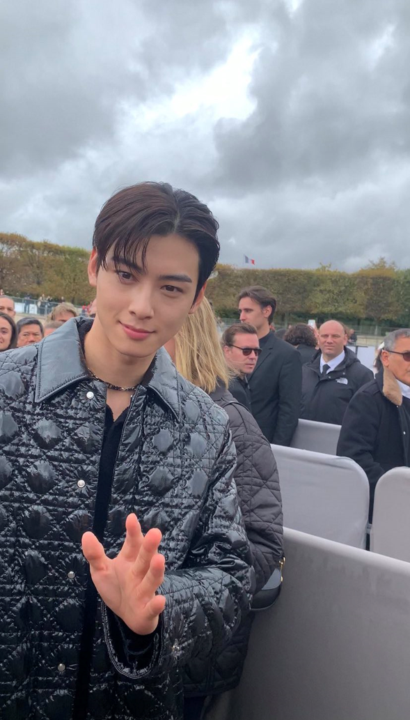 Blackpink's Jisoo and Cha Eun-Woo Channel Parisian Chic at the Dior SS23  Show