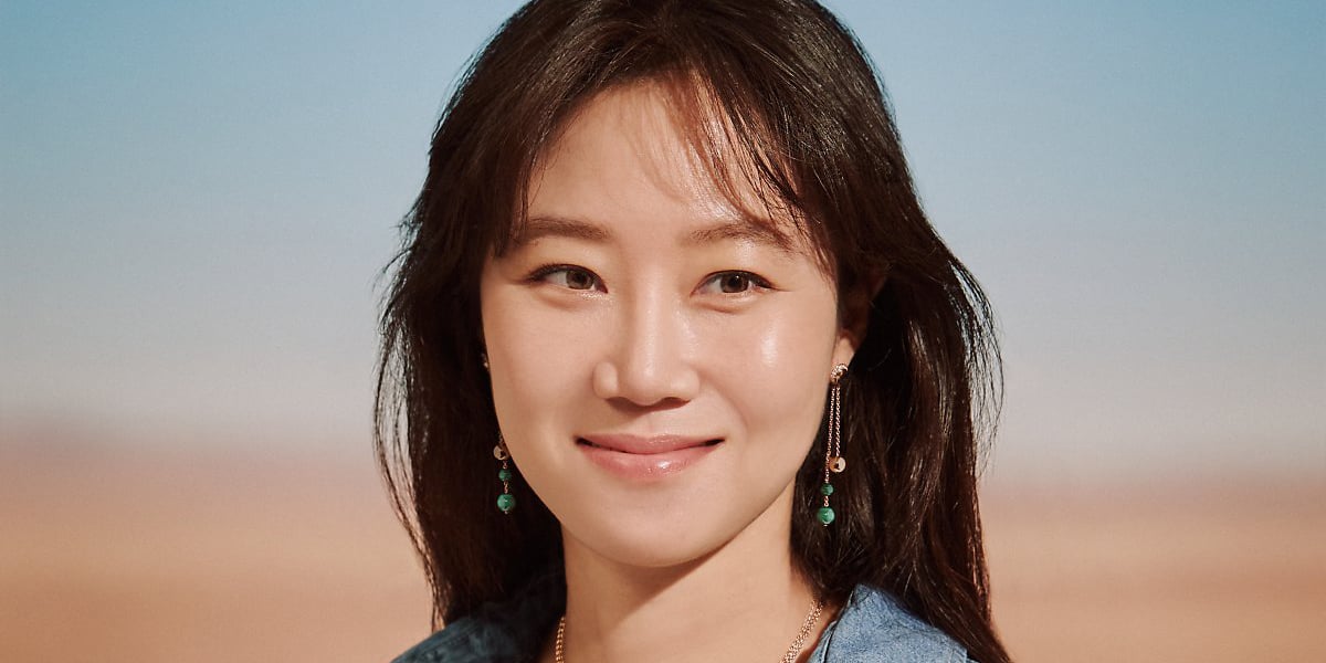 Actress Gong Hyo Jin declares to the world, 'Just married!' in a lovely