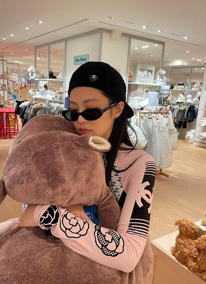 BLACKPINK's Jennie looks adorable as she shows off an amazing collection of Chanel  bags in her recent Instagram photos