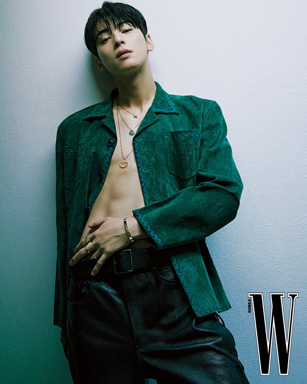 Check Out: Cha Eun-woo Looks Dapper In A Green Shirt-Coat And Layered  Necklaces From Chaumet