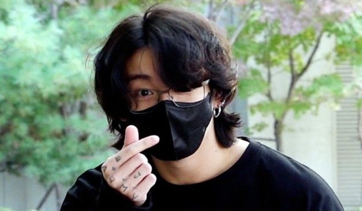 BTS Jungkook leaves for Qatar to promote the '2022 World Cup' allkpop