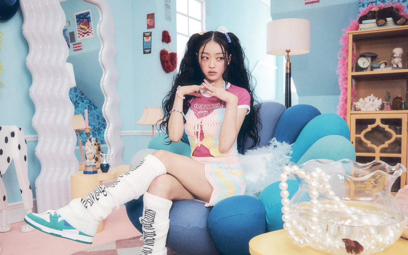 Oh My Girl's YooA displays her dolllike visuals in the new teaser