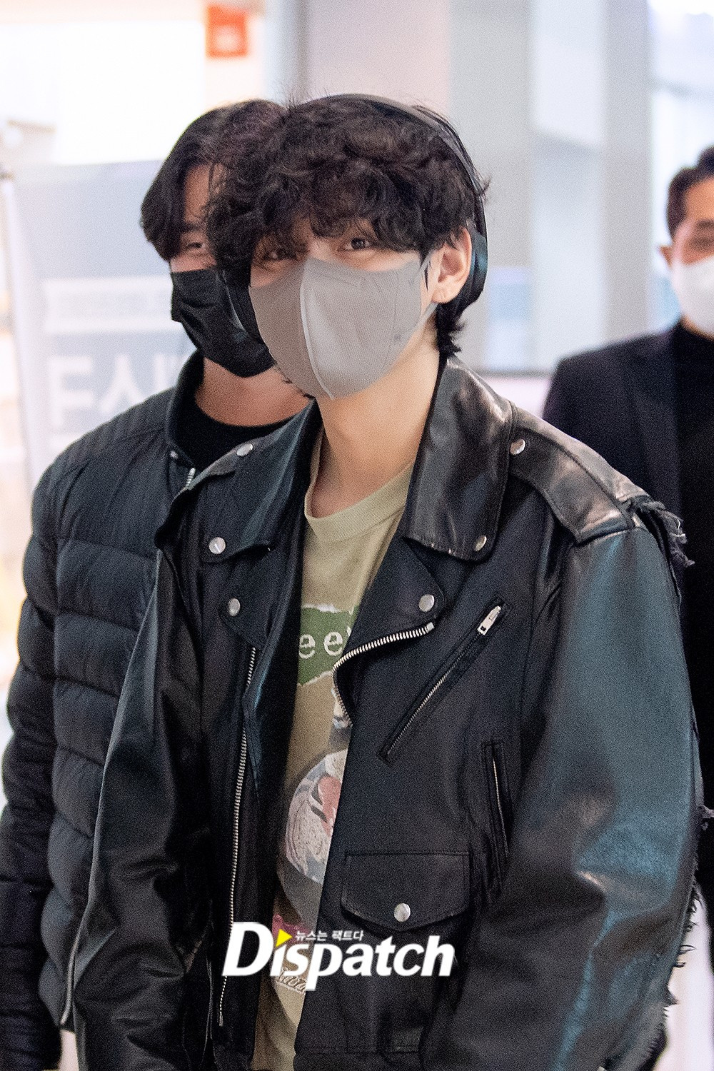 BTS leave for NYC and ARMY cannot keep calm as Kim Taehyung turns