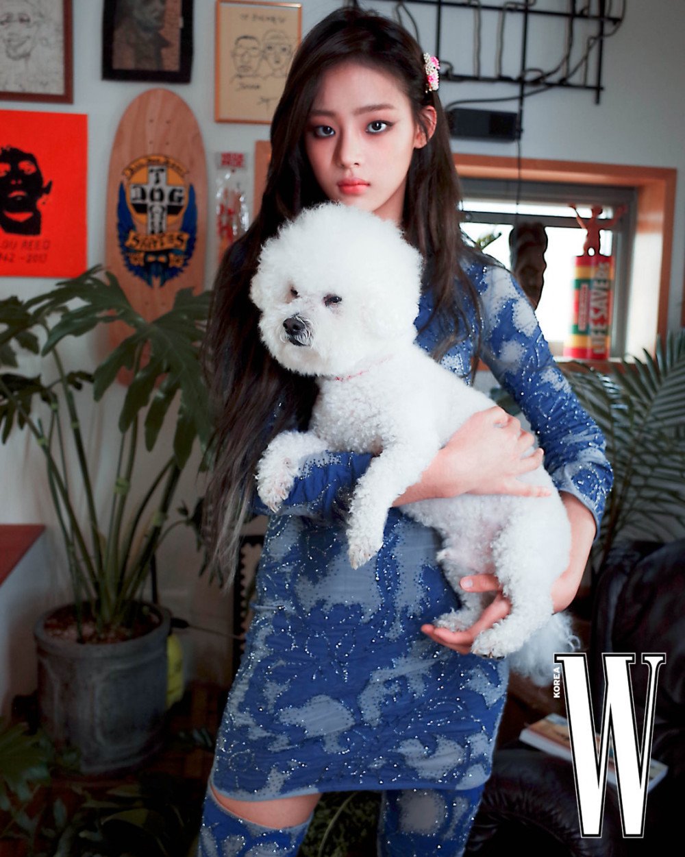 Очаровательные фото NewJeans для обложки декабрьского выпуска «W Korea»