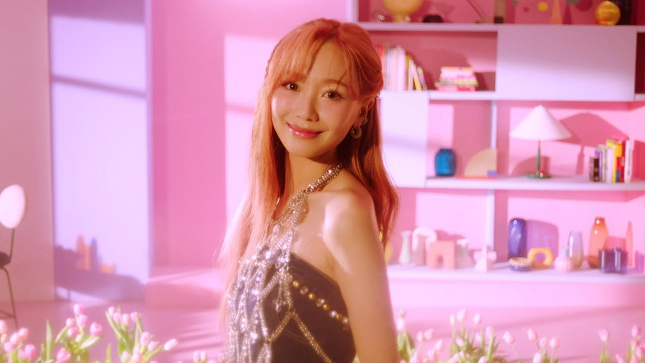 Ryu Soo Jung plays cupid in 'Pink Moon' MV | allkpop