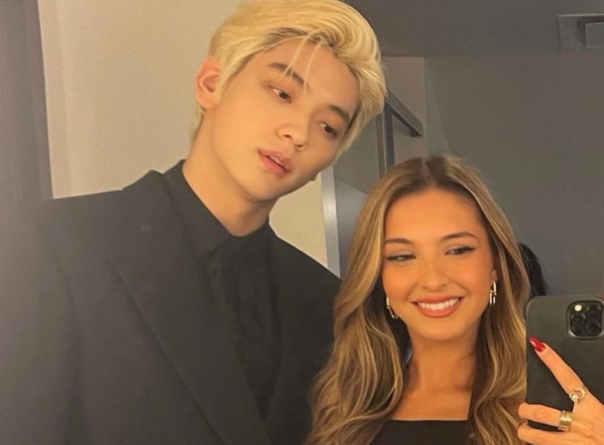 TXT's Soobin creates a frenzy with his heart-fluttering visuals in a mirror  selfie taken with TikTok star Lexi Rivera at the AMAs | allkpop