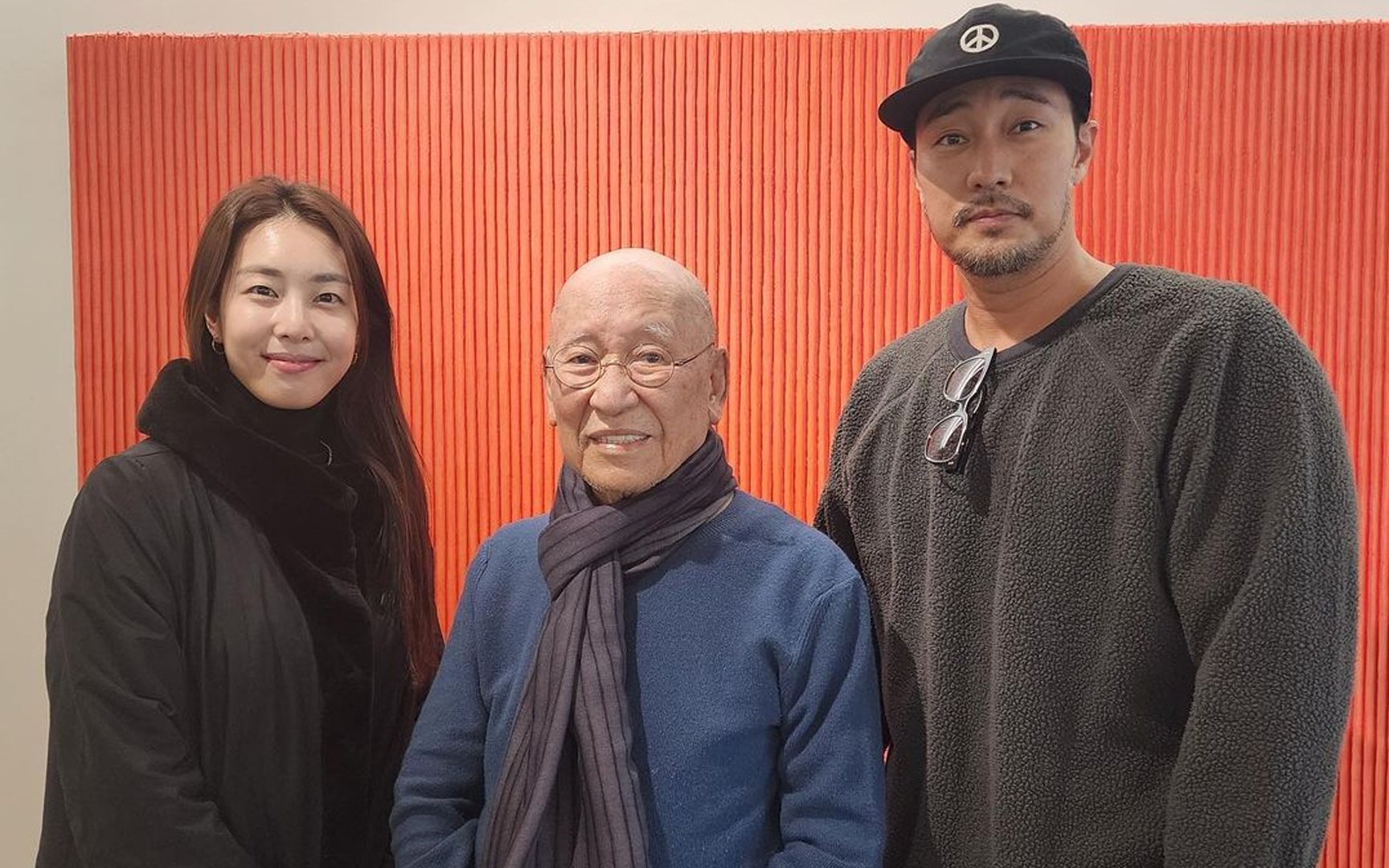 So Ji Sub and his wife make their first public appearance together