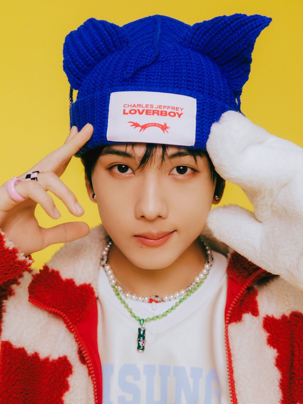 NCT Dream S Jisung Gathers Up Winter Gifts In New Teaser Images For