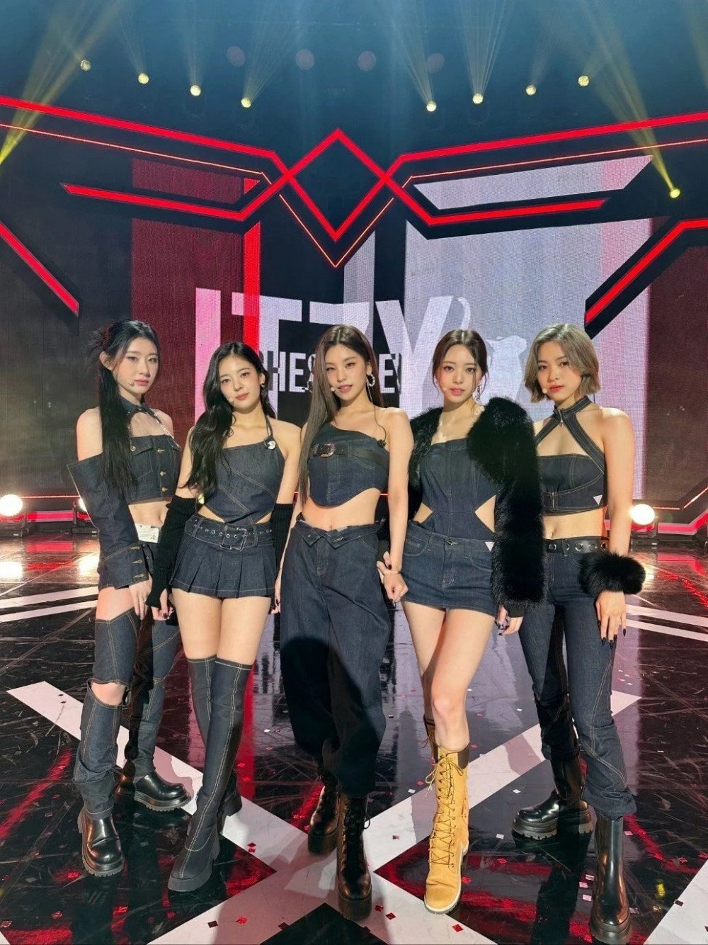 Нетизены хвалят стилистов ITZY