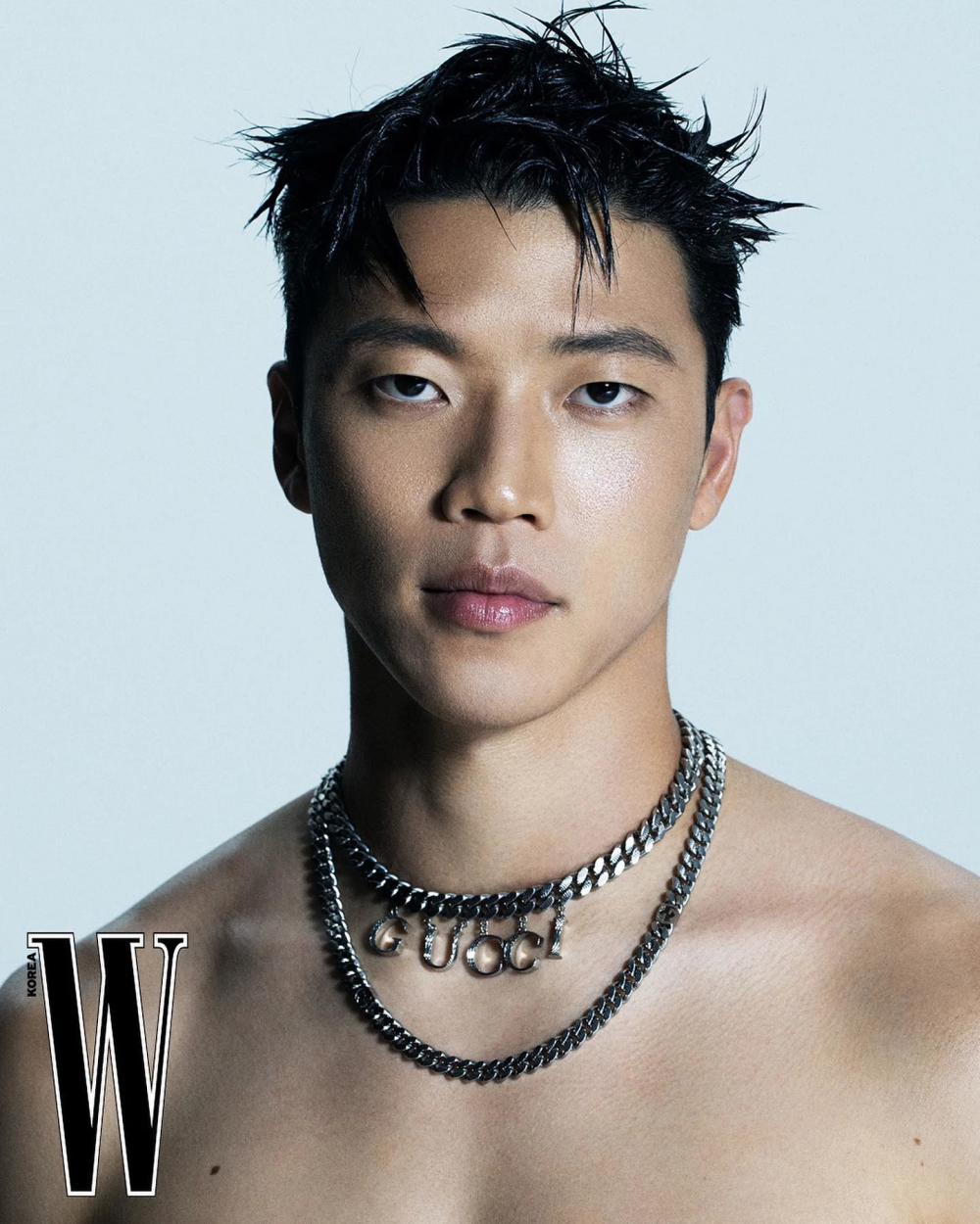 "Handsome enough to be an actor," check out the stunning visuals of soccer star Hwang Hee Chan