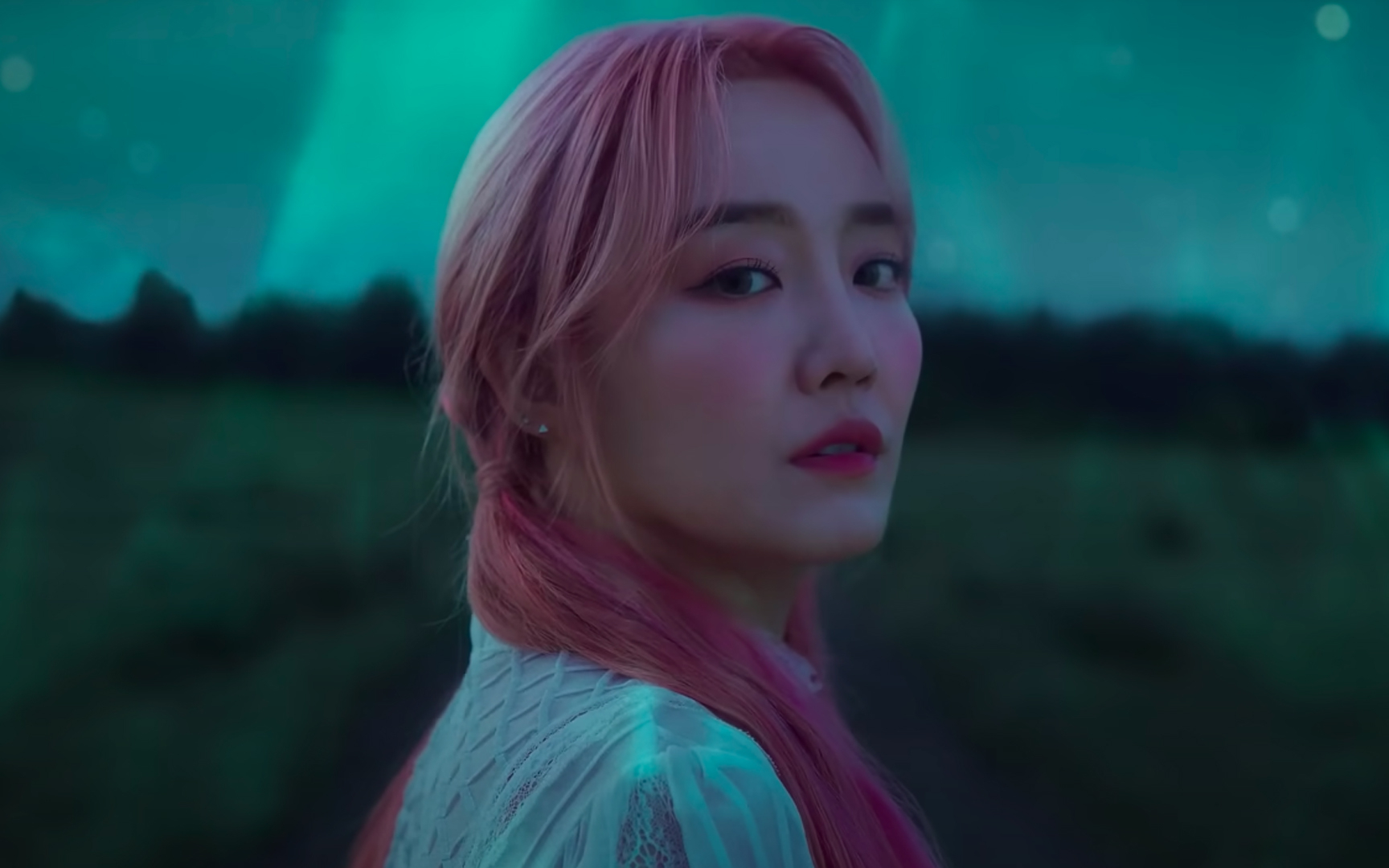 Younha's 'Event Horizon' records 1 on Melon's 'Top 100' chart for a total of 43 consecutive