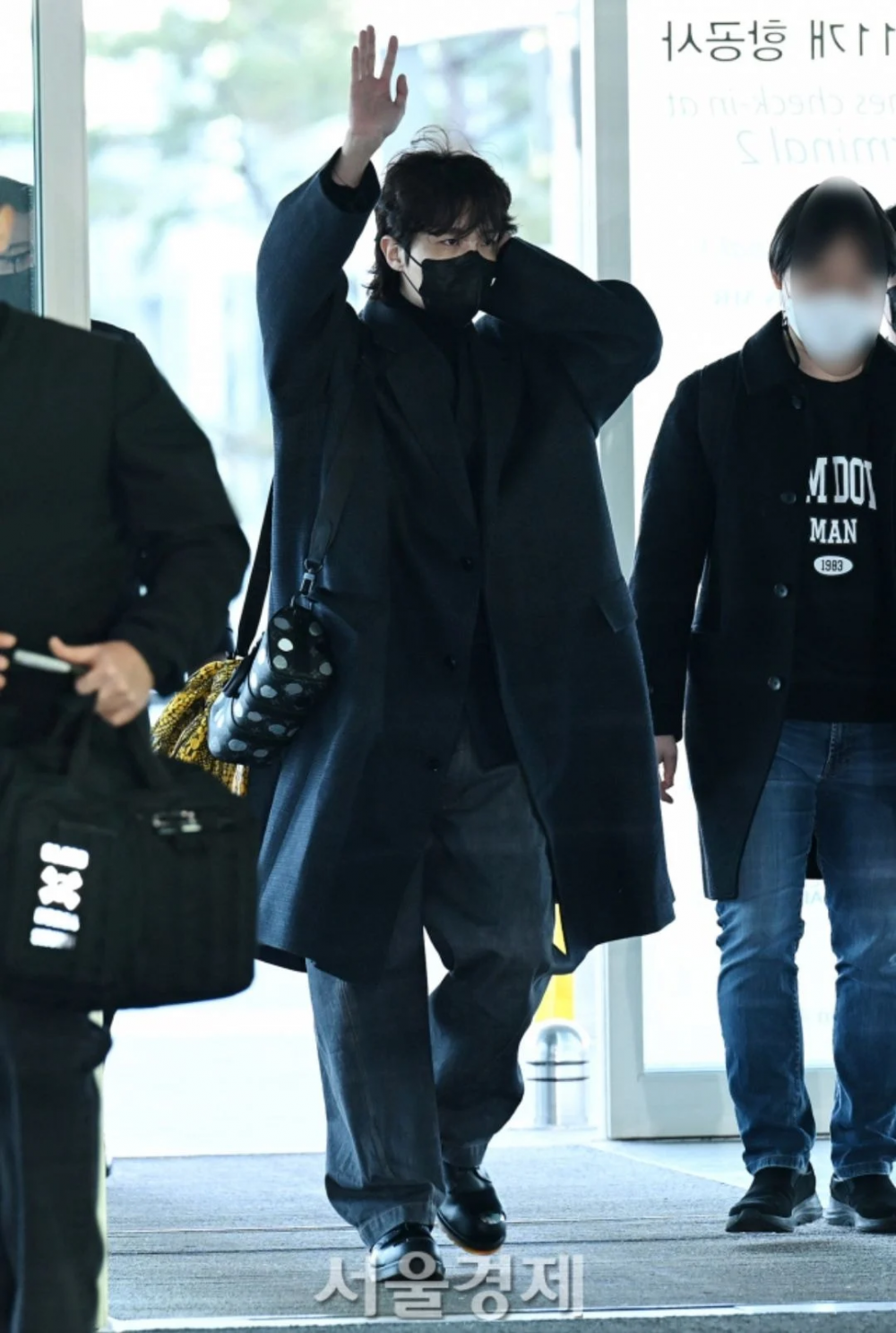 BTS's J-Hope Gains Attention For His Impressive Airport Fashion