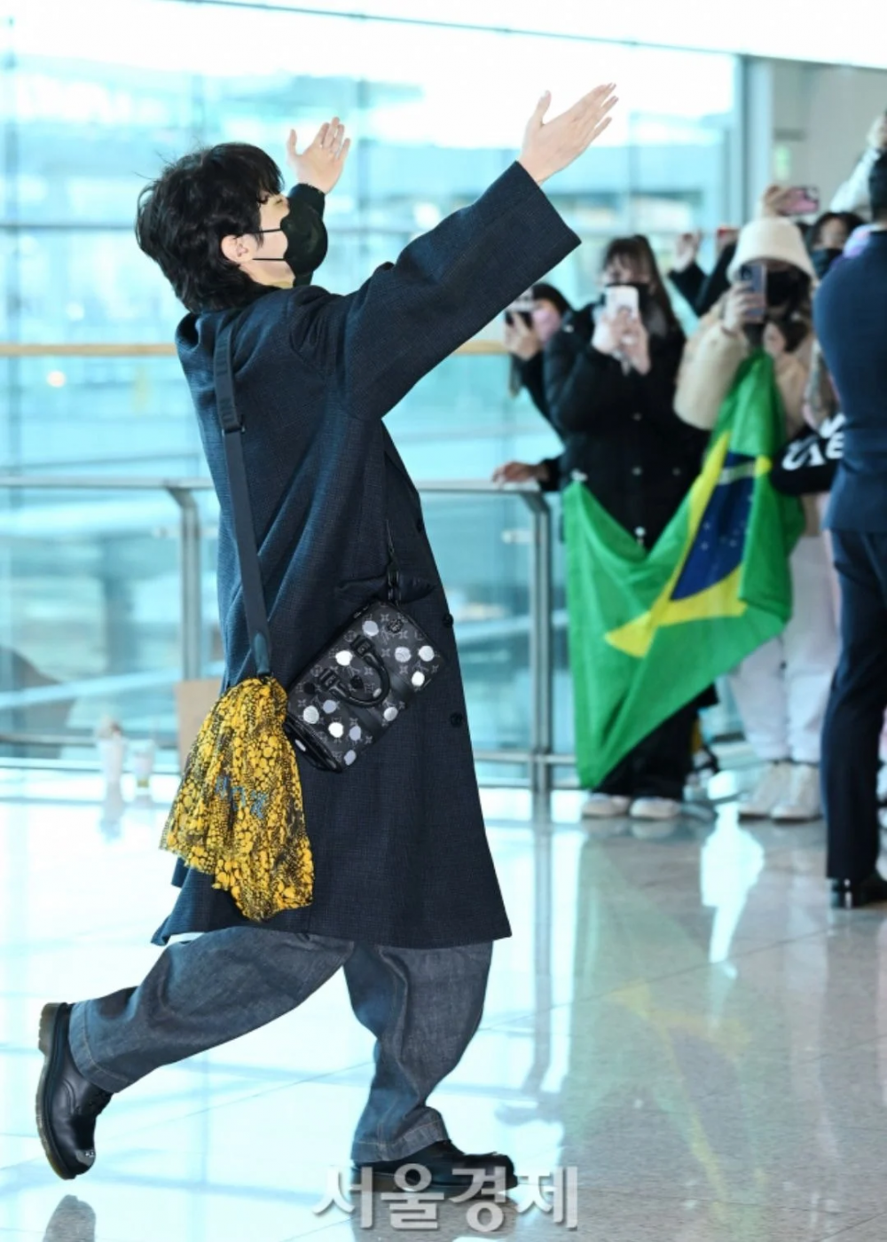 J-Hope Arrives Back In Korea, Dressed In His Hottest Airport Fashion Ever