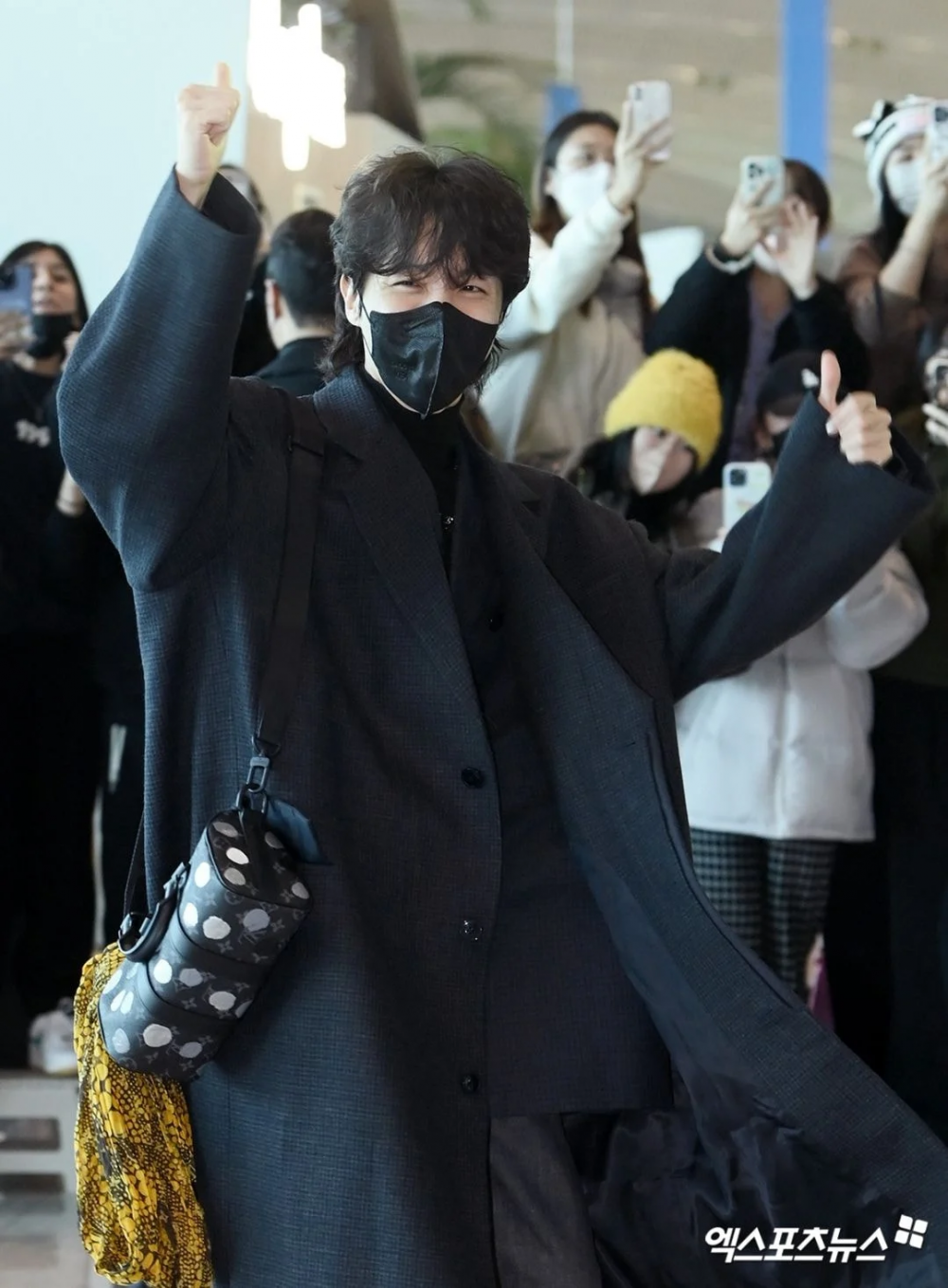 BTS J-Hope Has People Scratching Their Heads With His Airport