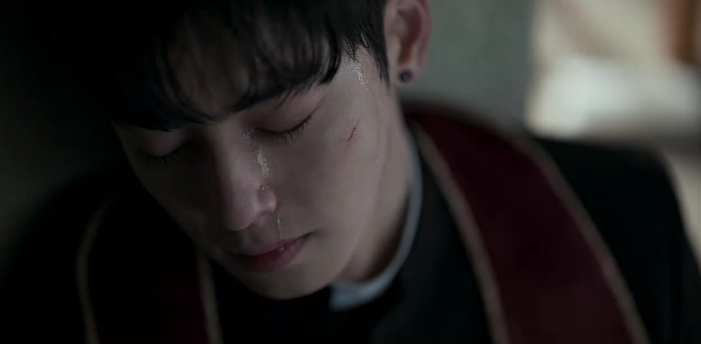 Teaser: Dorama: Island, com o personagem do Cha Eun-woo, padre John.