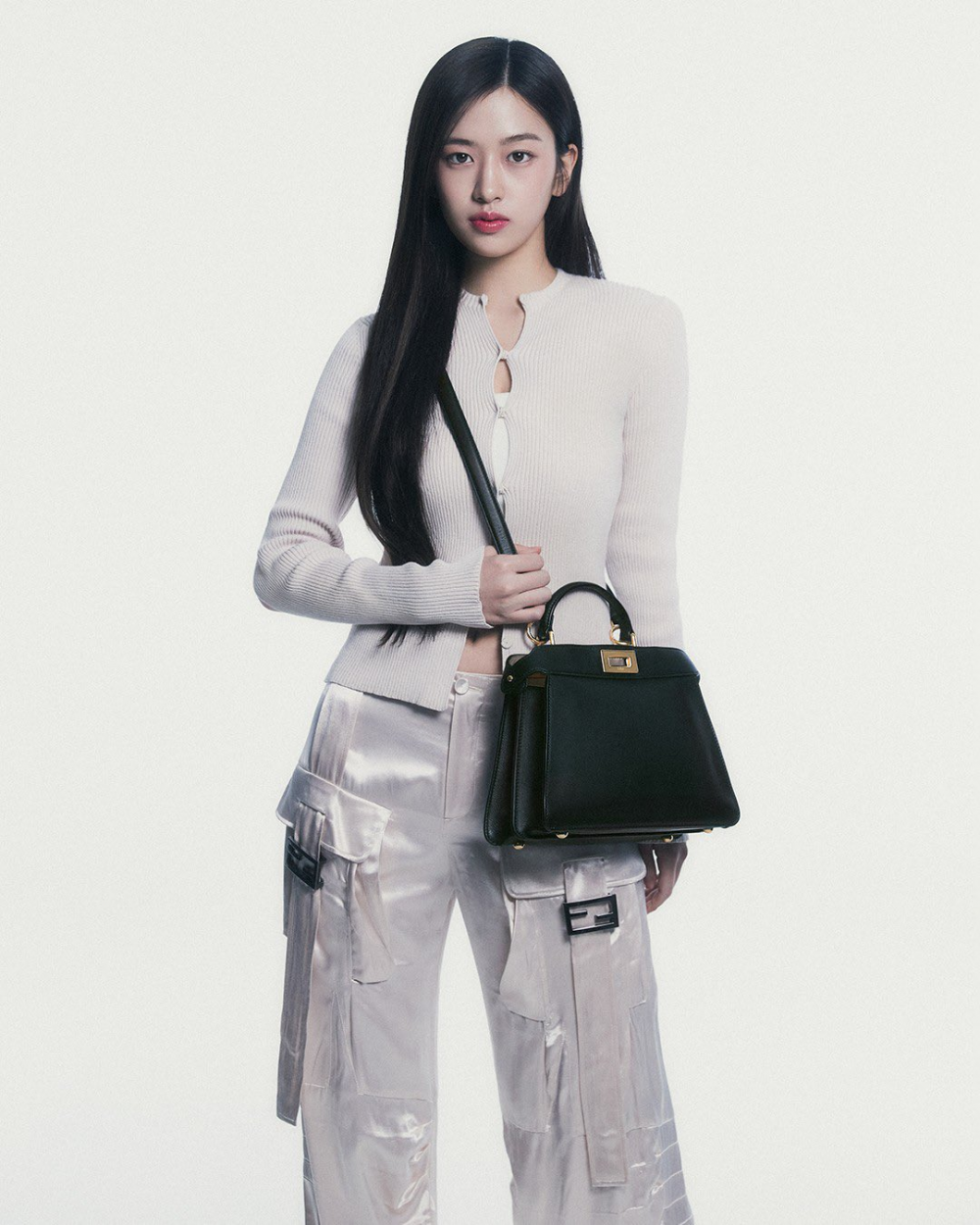 Yujin as the new face of the fashion brand Versace 