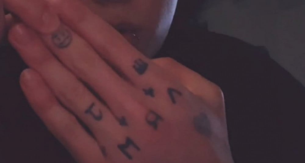 Jung Kook has a series of tattoos related to V BTS that make fans argue