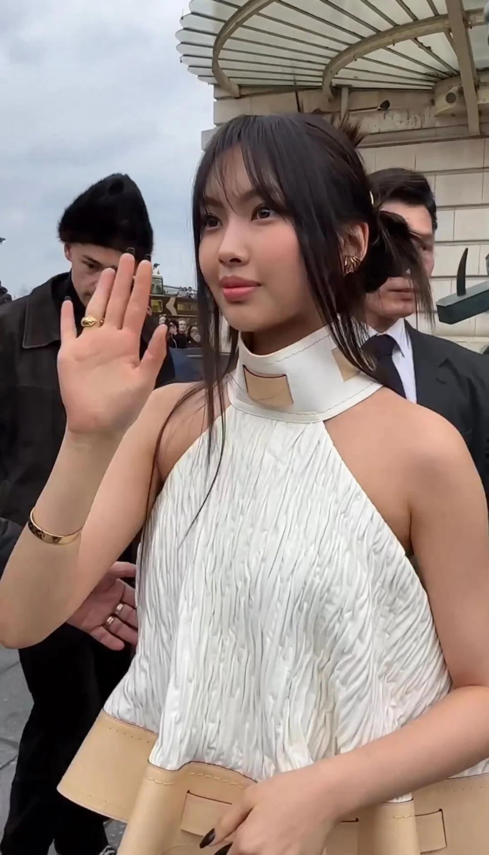 NewJeans' Hyein Stuns Netizens With Her IRL Visuals At Louis Vuitton's  Paris Fashion Week Show - Koreaboo