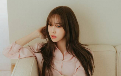 GFriend (Girlfriend), Yuju