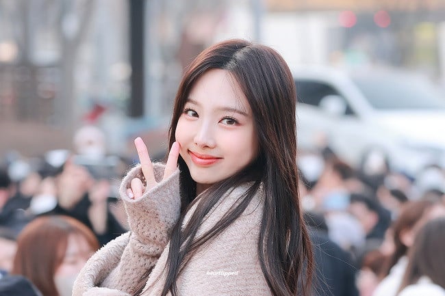 Fashion Alert! Girly Fashion Inspiration From TWICE Nayeon