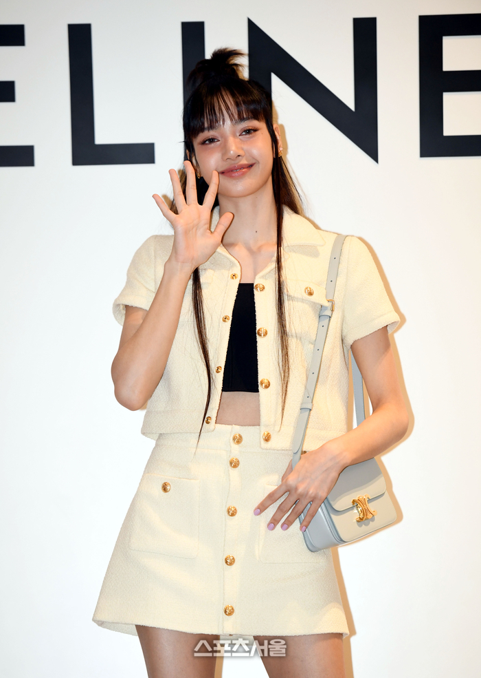 BLACKPINK's Lisa, BTS's V, And Park Bo Gum Rock Completely Different  Runway-Ready Fashion Looks At Celine's Seoul Pop-Up Event - Koreaboo