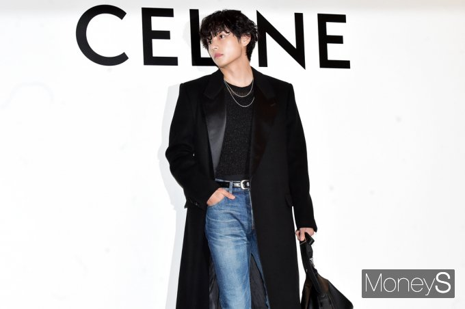 230330 LISA x V x PARK BO GUM at CELINE Pop-Up Store at Seoul