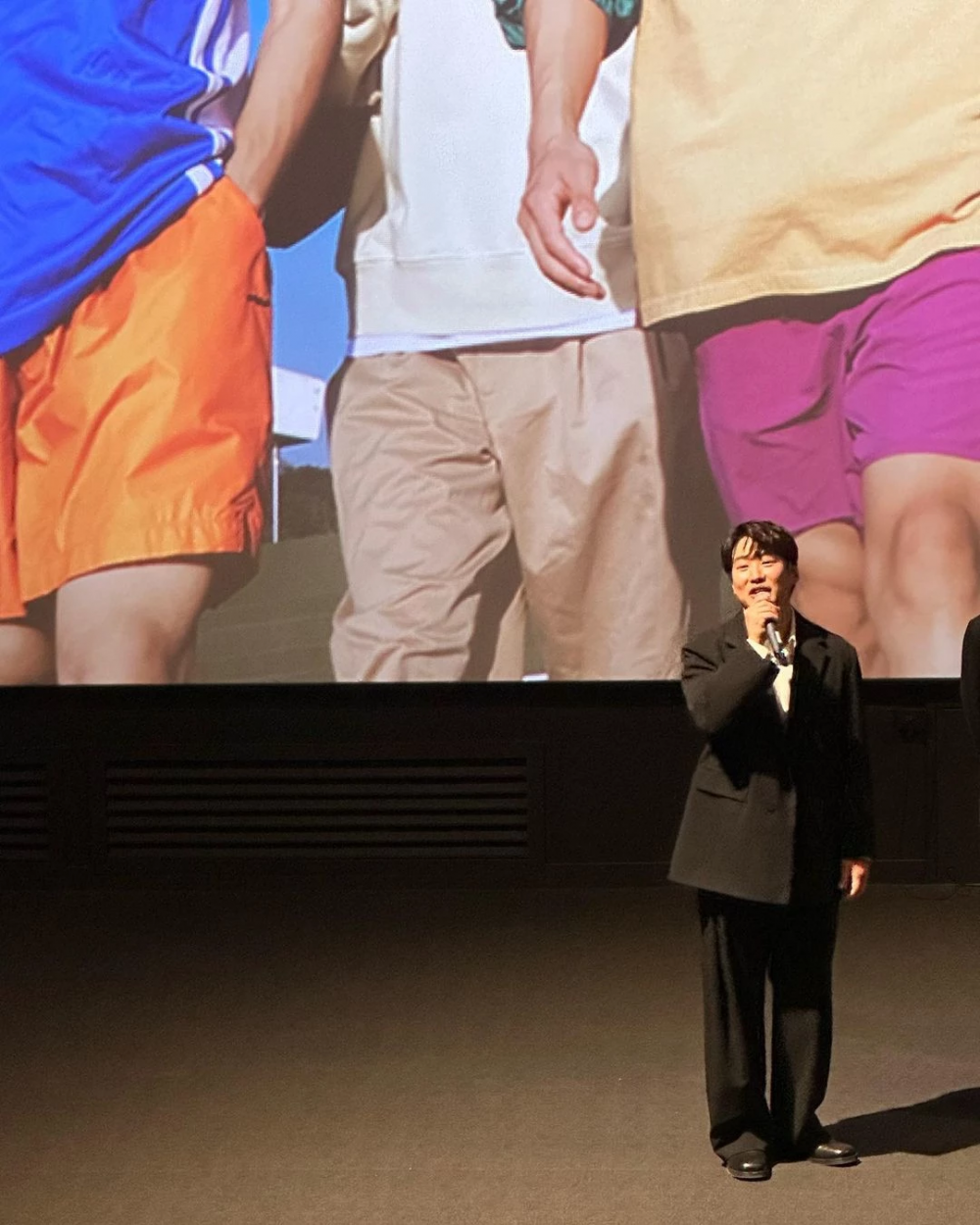 Jung Ho Yeon and Lee Dong Hwi seen on a sweet date together at the VIP  screening for 'Rebound