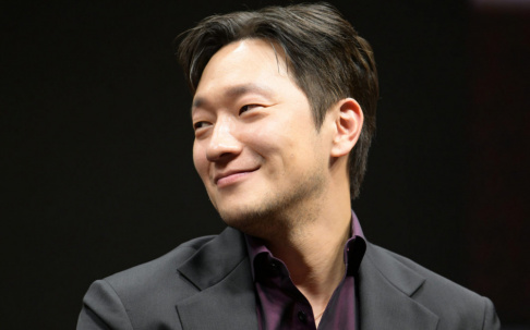 Son Suk Ku