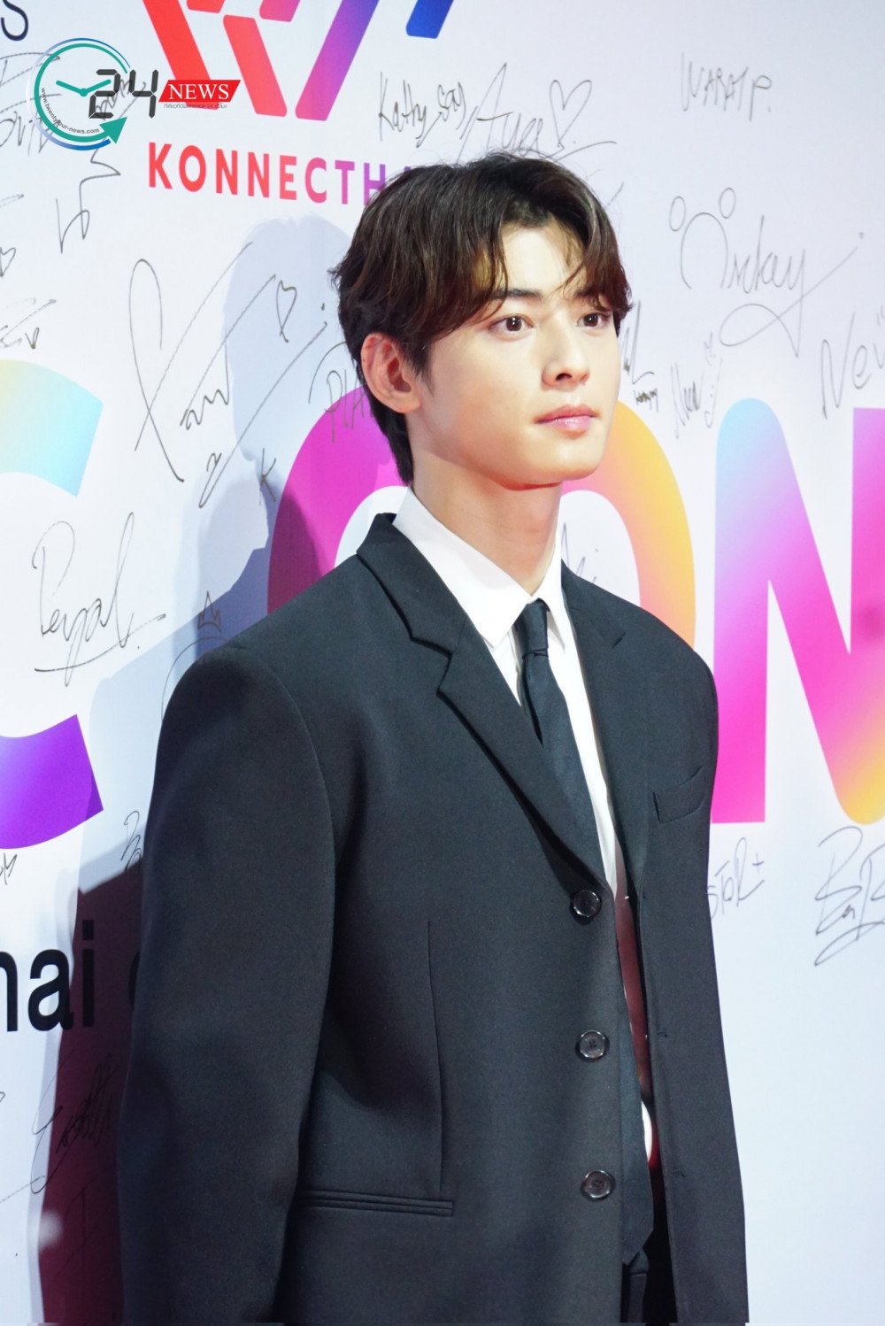 Cha Eun-woo attends Thailand event; first public appearance since Moonbin's  death