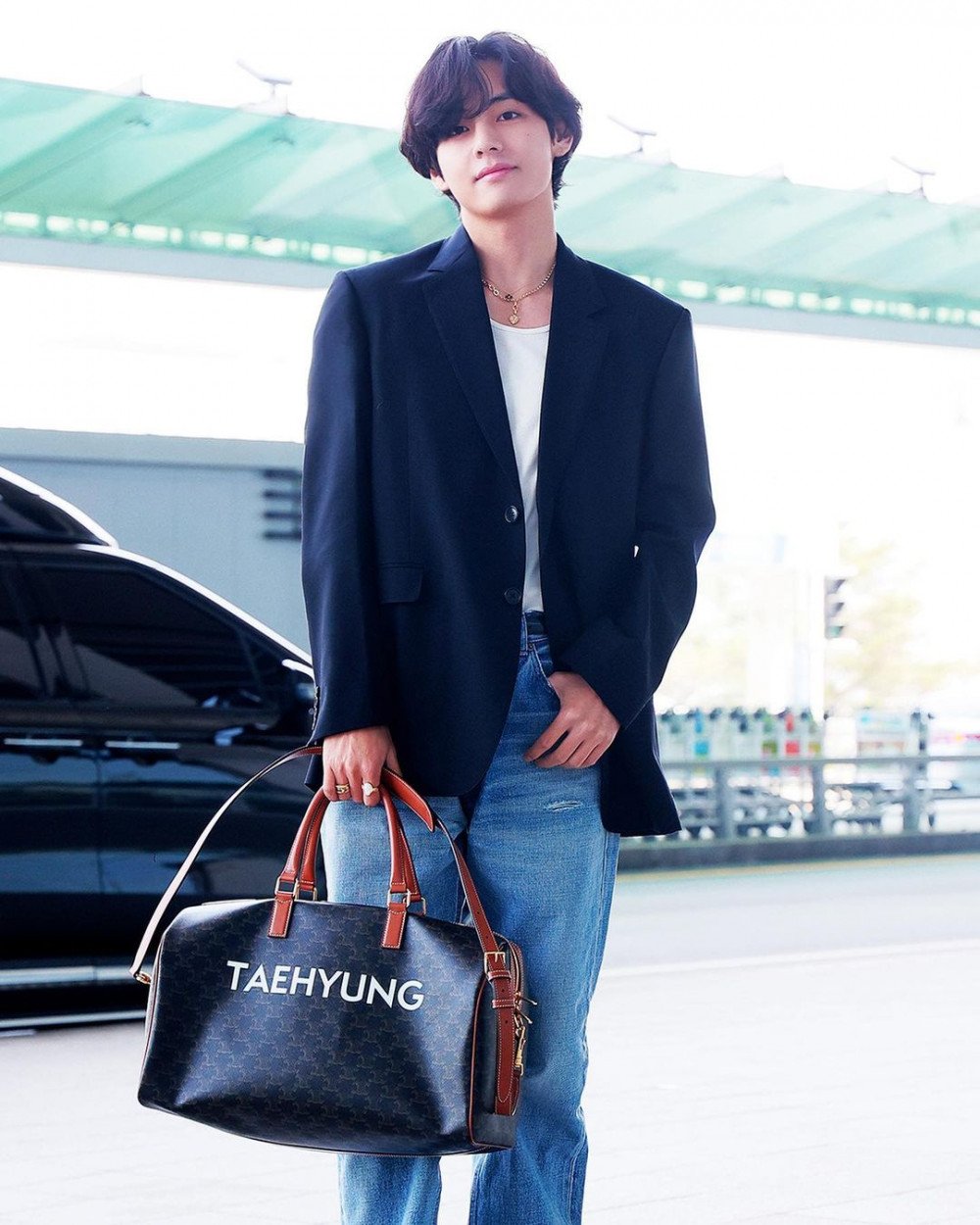 BTS's V (Kim Taehyung) Doesn't Need to Worry About Losing His Bag