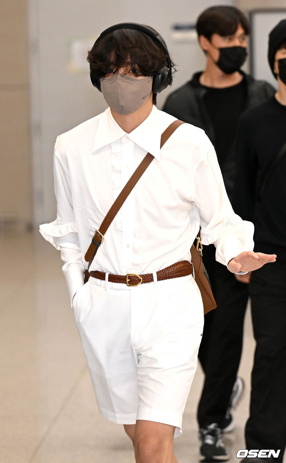 BTS' V Made Muted Colors Fashionable In His Recent Airport Outfit