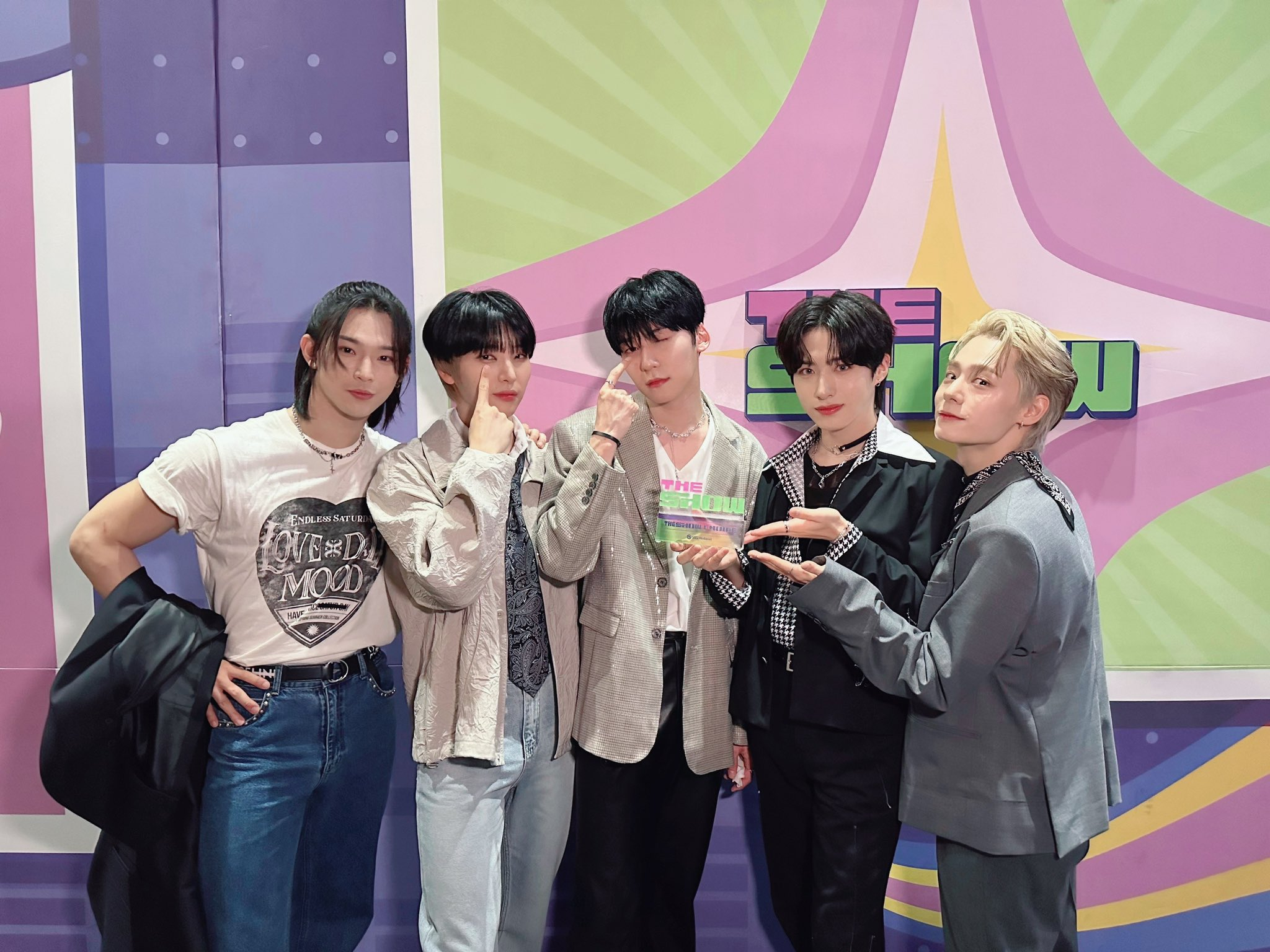ONEUS take home 1st music show win for "Erase Me" on 'The Show' allkpop