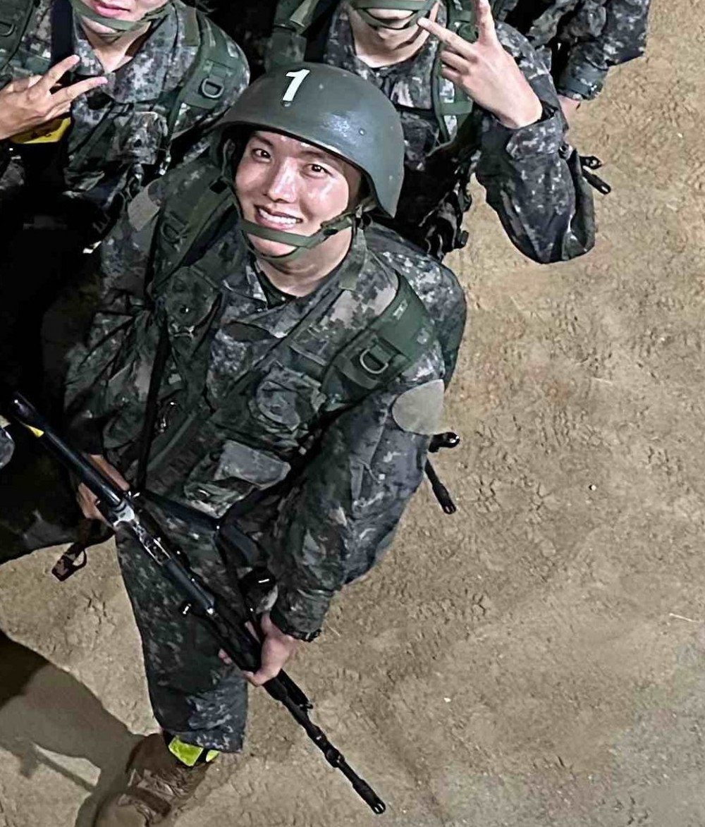 BTS j-hope proudly finishes his 20km (12.4 miles) ruck march