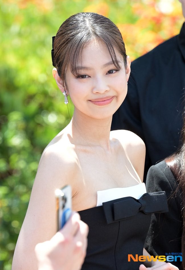 BLACKPINK's Jennie shines during 'The Idol' Photocall at Cannes Film