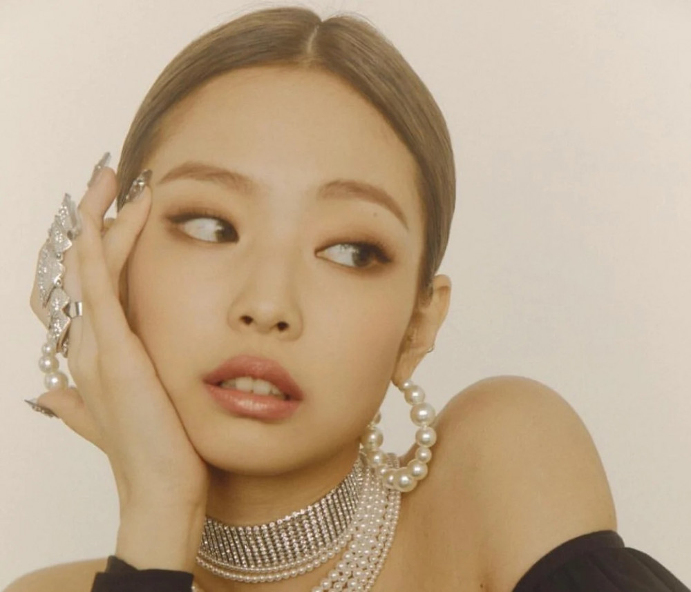 Netizens split over BLACKPINK Jennie's makeup at the Cannes, as some ...