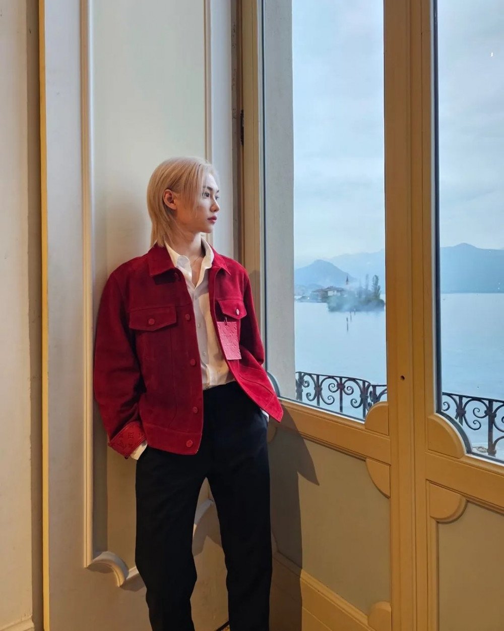 Viral Takes on X: Stray Kids' Felix wears Louis Vuitton's Ready to Wear  Suede Jacket for LV's Cruise 2024 show in Italy.  /  X